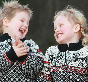 Dovre Sweater - Black & Off white
